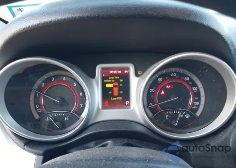 2015 Dodge Journey Sxt z USA, uszkodzony, nr VIN 3C4PDCBG6FT754739